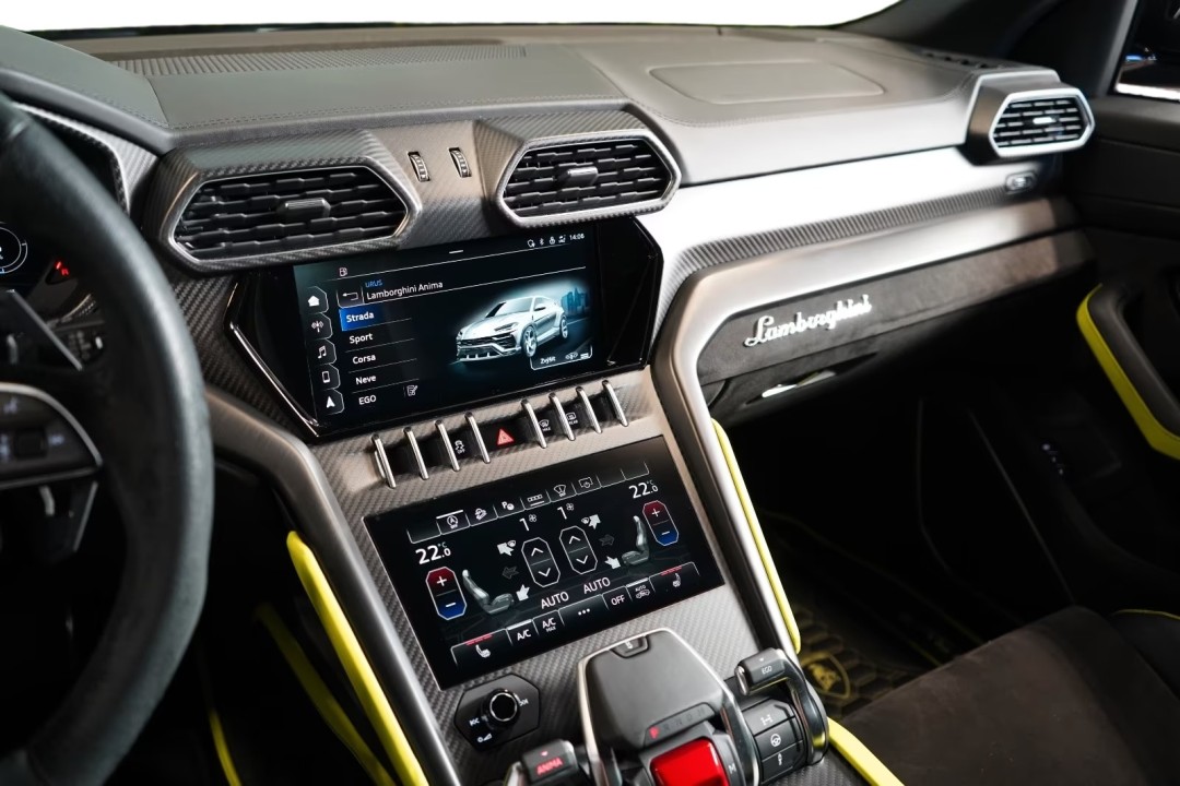 Lamborghini URUS - foto 17
