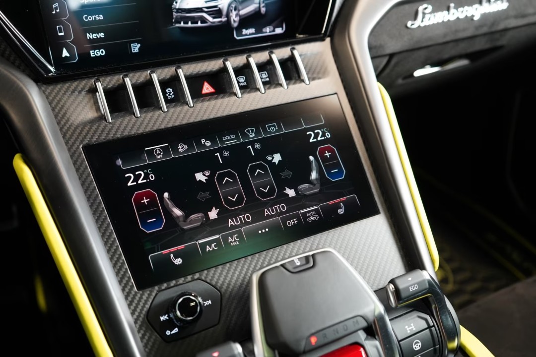 Lamborghini URUS - foto 15
