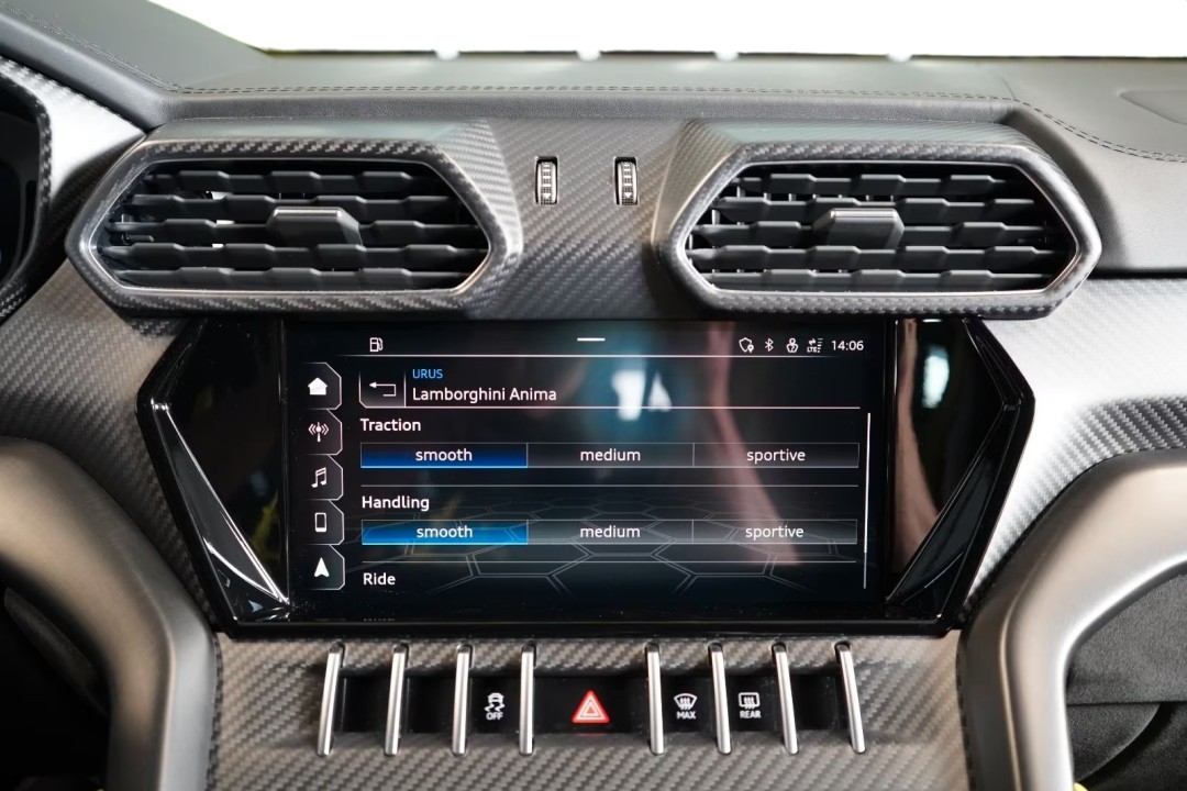 Lamborghini URUS - foto 18