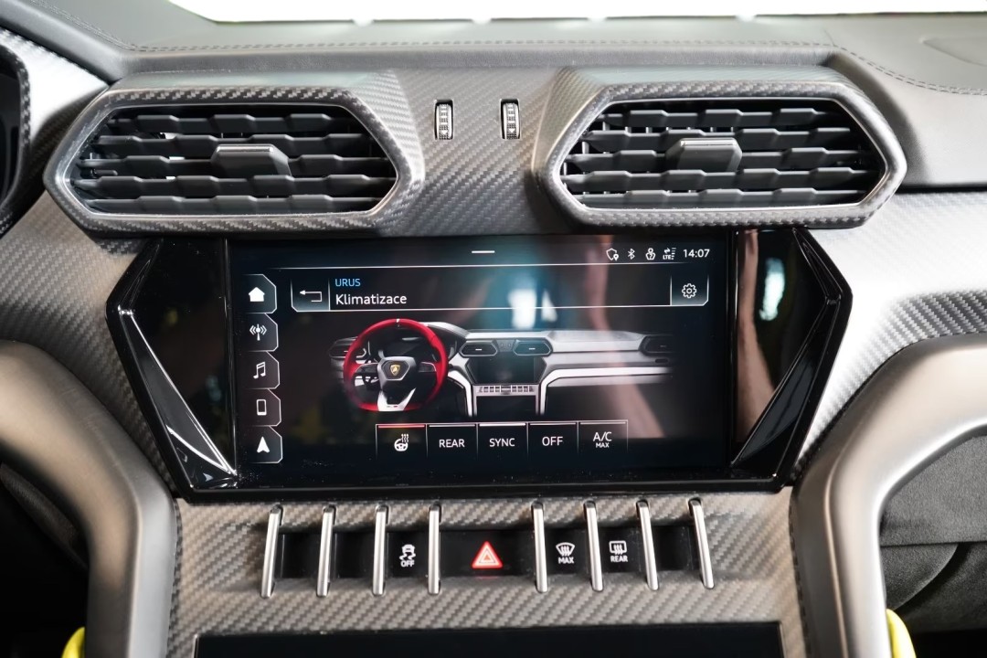 Lamborghini URUS - foto 21