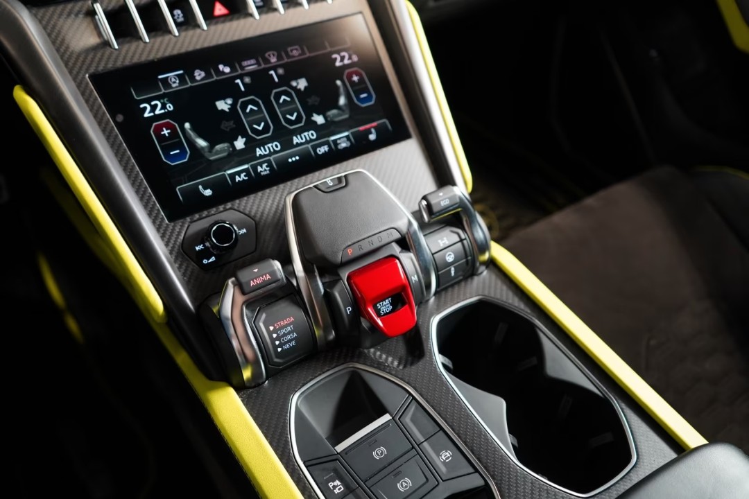 Lamborghini URUS - foto 13
