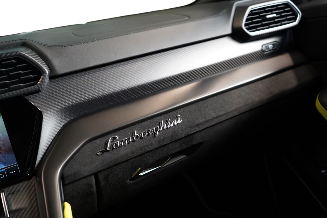 Lamborghini URUS - foto 27
