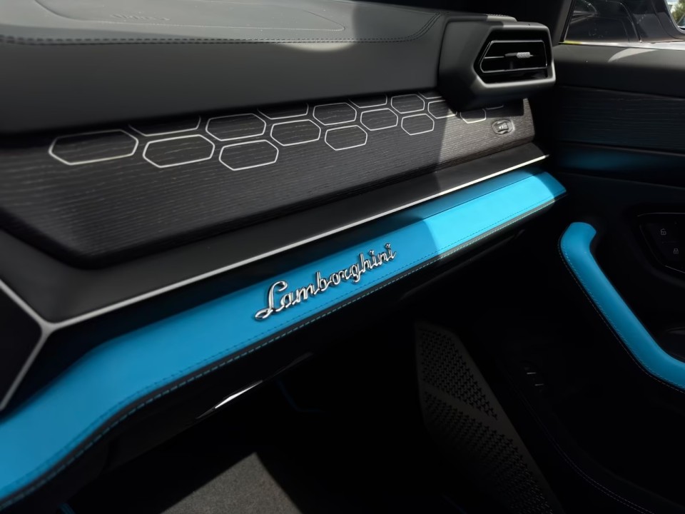 Lamborghini URUS SE - foto 9