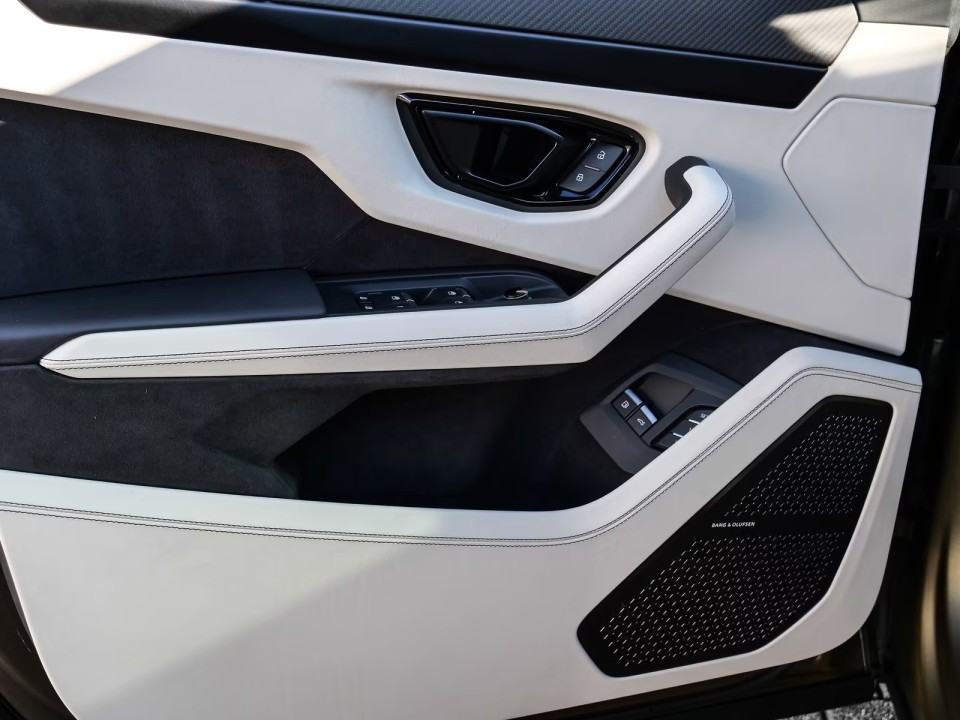 Lamborghini Urus SE - foto 25