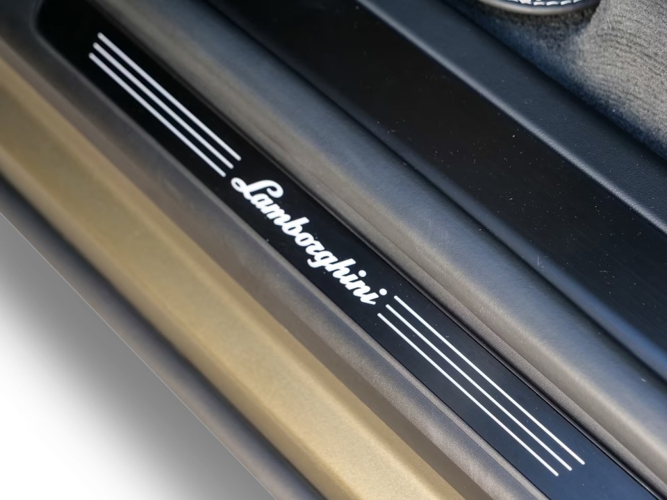 Lamborghini Urus SE - foto 27