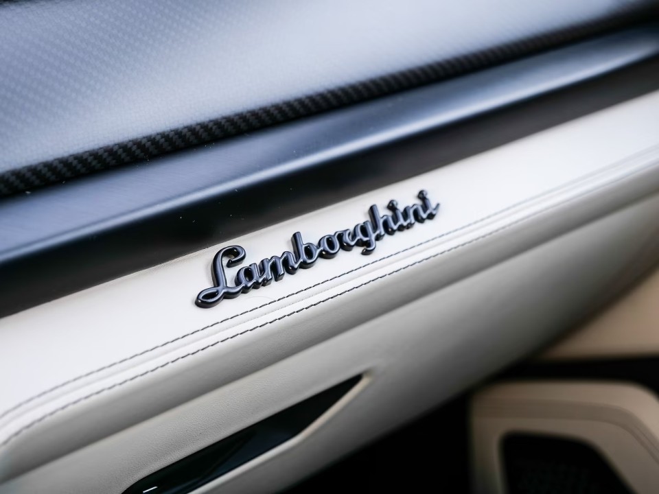 Lamborghini Urus SE - foto 17