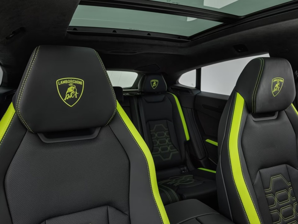 Lamborghini URUS SE - foto 17