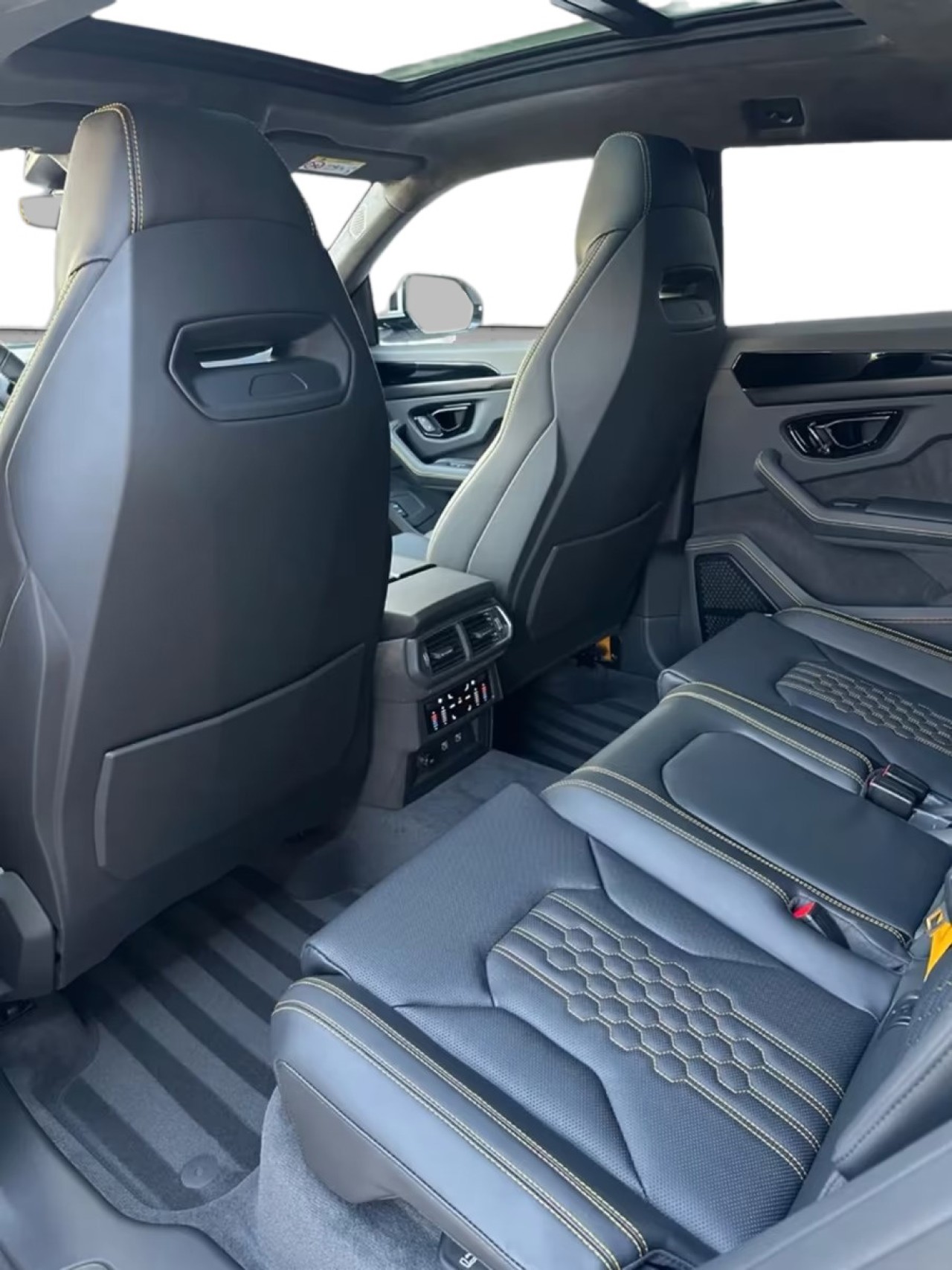 Lamborghini URUS SE - foto 17