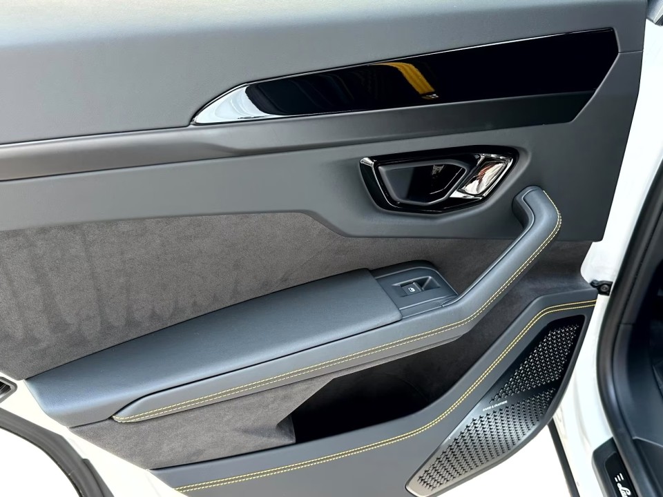 Lamborghini URUS SE - foto 22