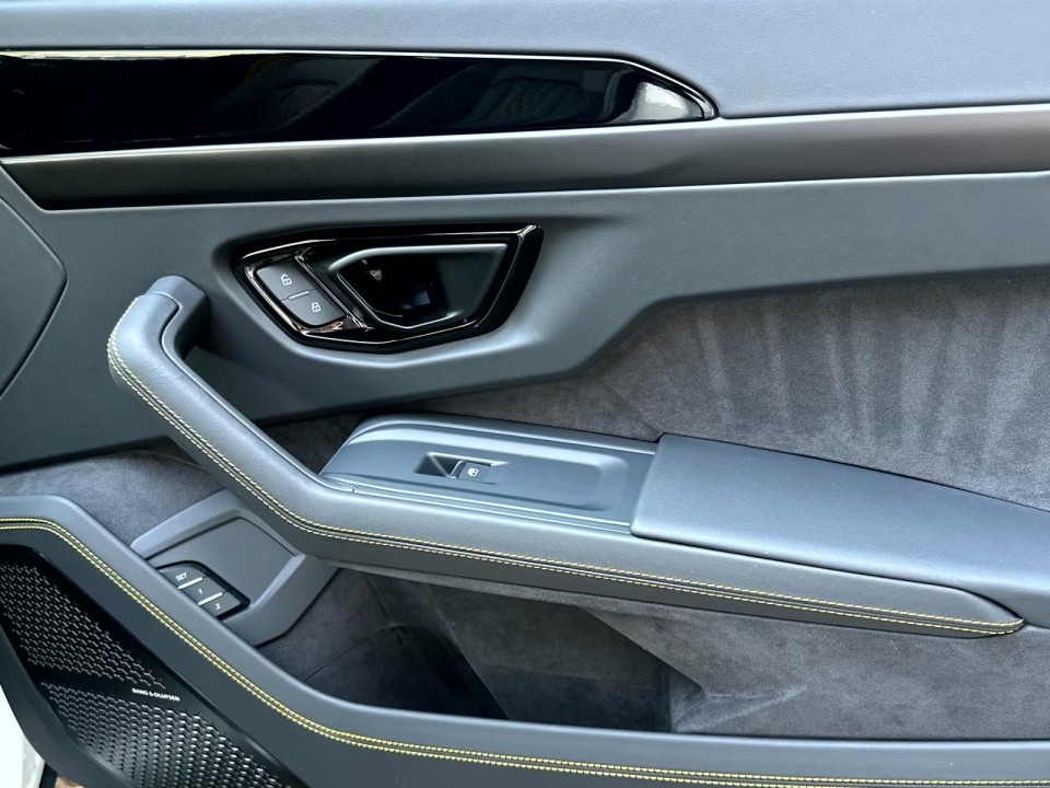 Lamborghini URUS SE - foto 21