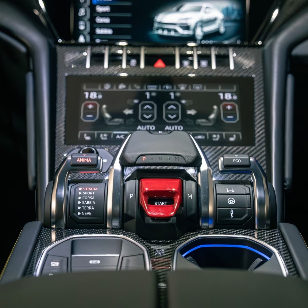 Lamborghini URUS - foto 13