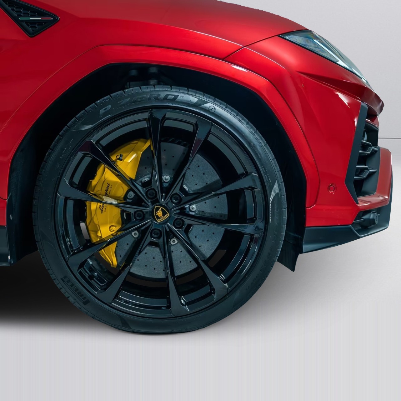 Lamborghini URUS - foto 18