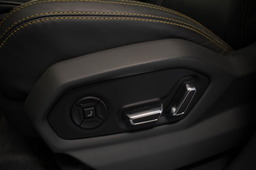 Lamborghini URUS - foto 13