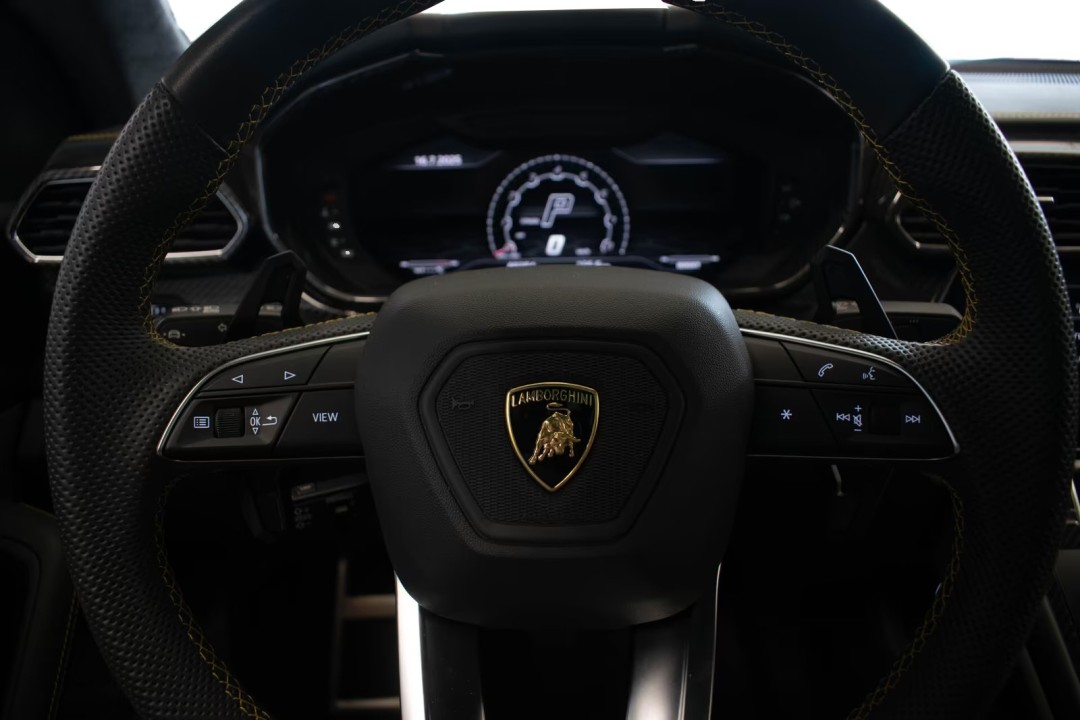Lamborghini URUS - foto 11