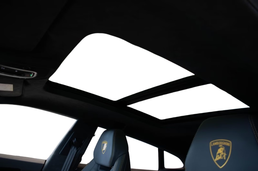Lamborghini URUS - foto 22