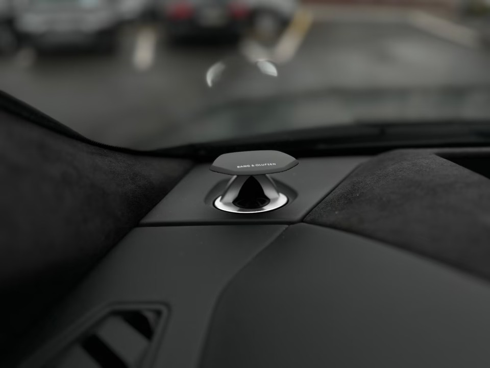 Lamborghini URUS - foto 14