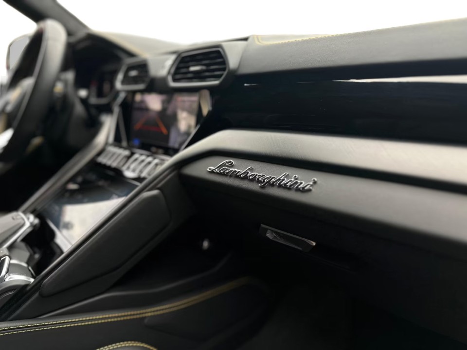 Lamborghini URUS - foto 12