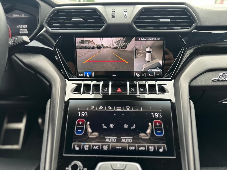 Lamborghini URUS - foto 17