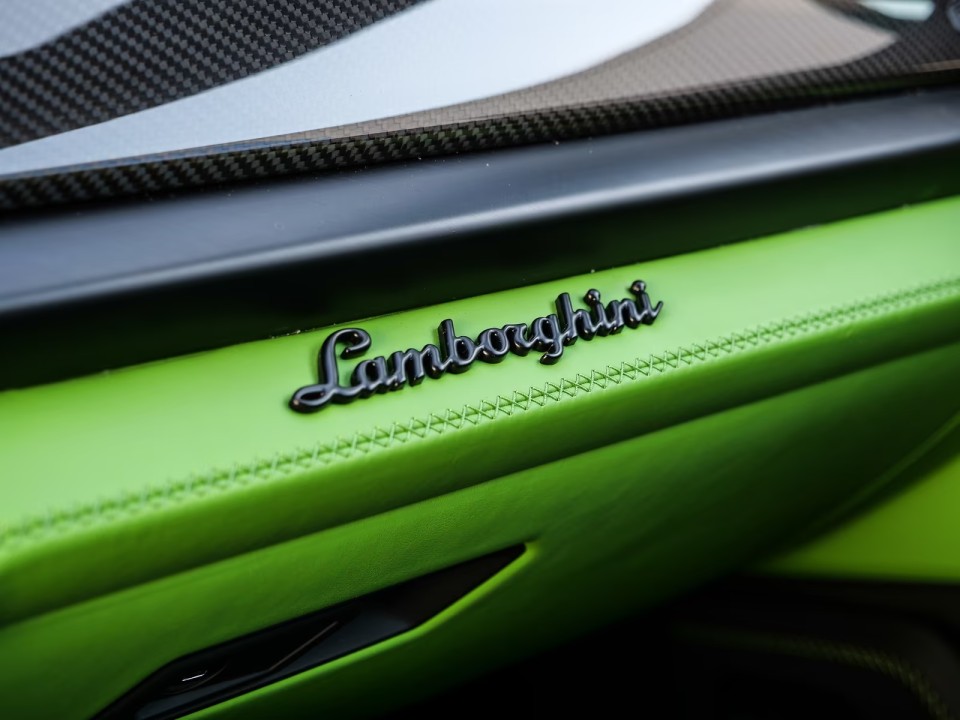 Lamborghini Urus SE - foto 18