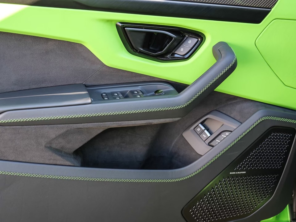 Lamborghini Urus SE - foto 22