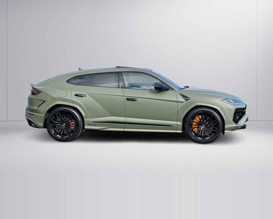 Lamborghini URUS SE (2)