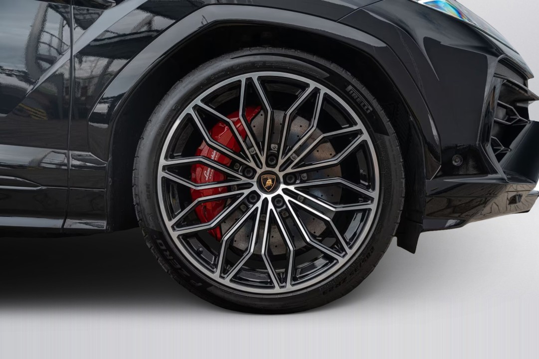 Lamborghini URUS SE - foto 17