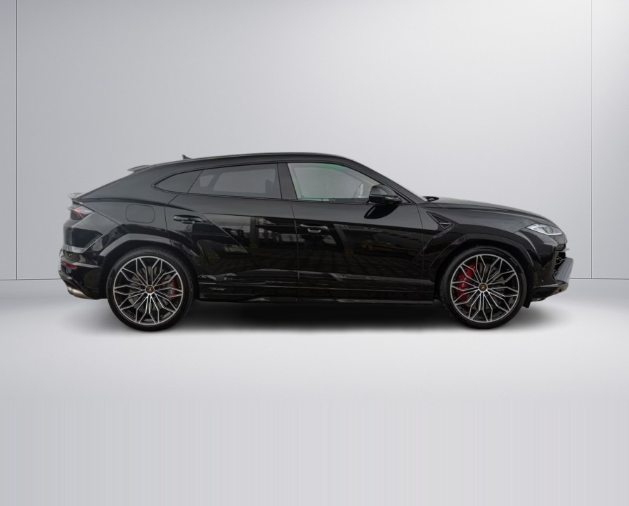 Lamborghini URUS SE (2)