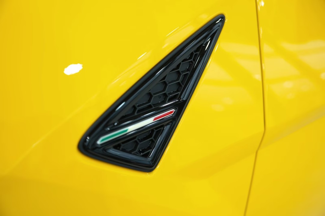 Lamborghini URUS SE - foto 24