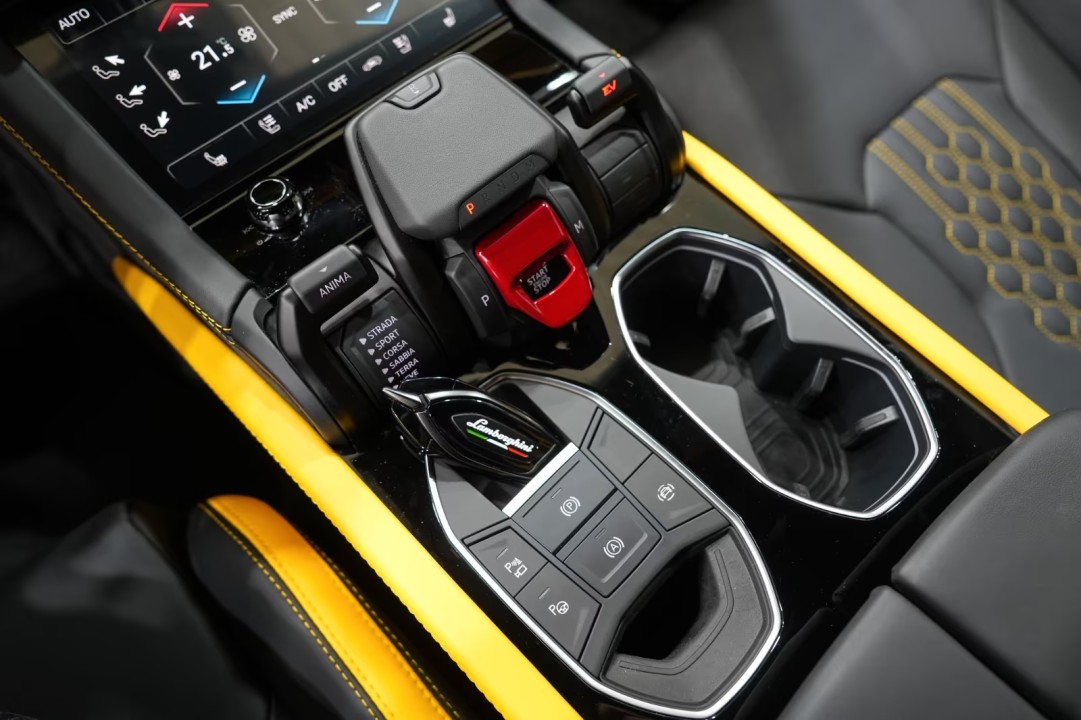 Lamborghini URUS SE - foto 16