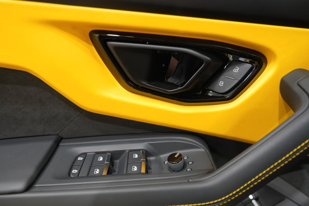 Lamborghini URUS SE - foto 23