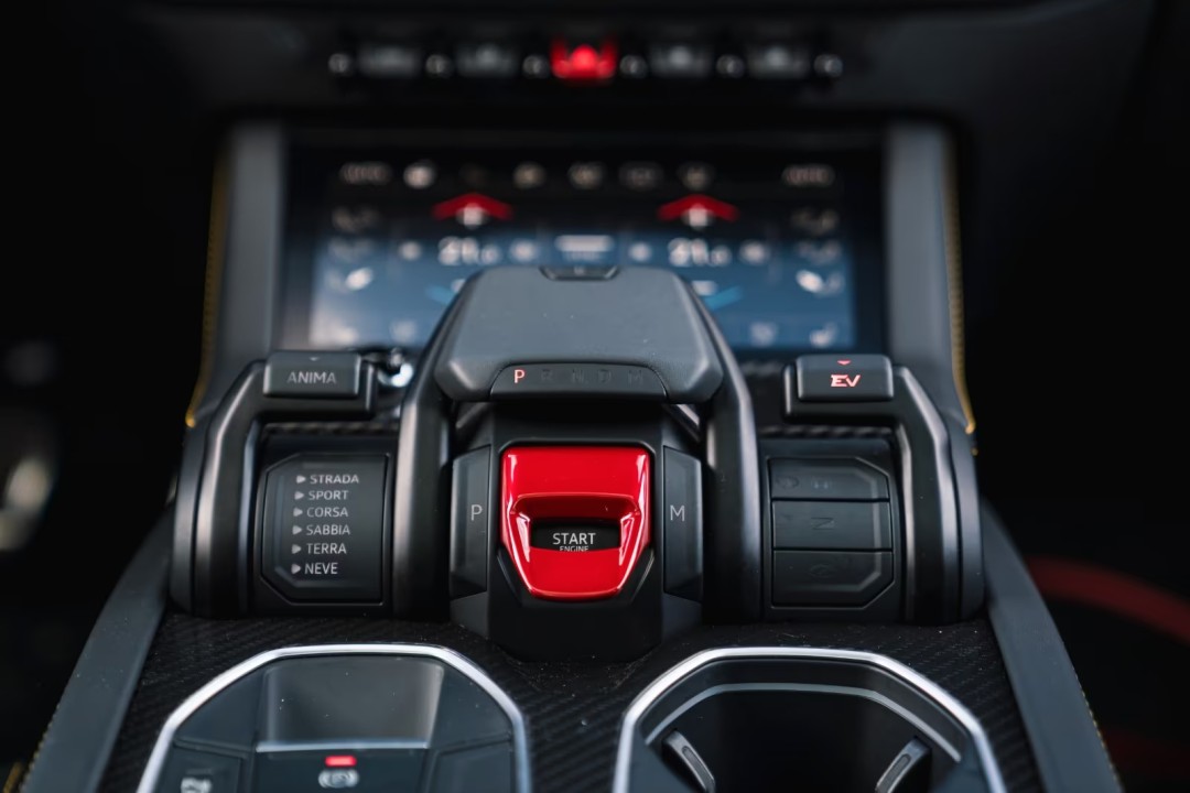 Lamborghini URUS SE - foto 24