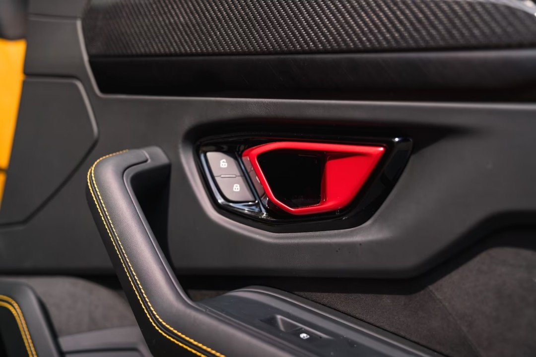 Lamborghini URUS SE - foto 34