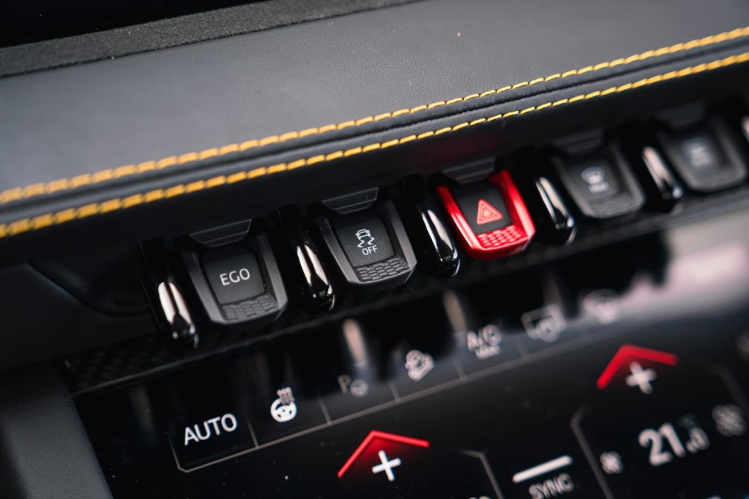 Lamborghini URUS SE - foto 27