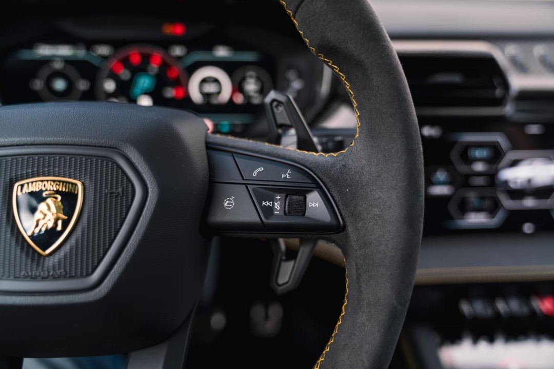 Lamborghini URUS SE - foto 23