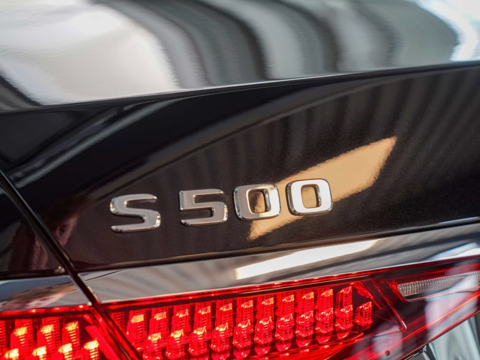 Mercedes-Benz S 500 4MATIC AMG - foto 31