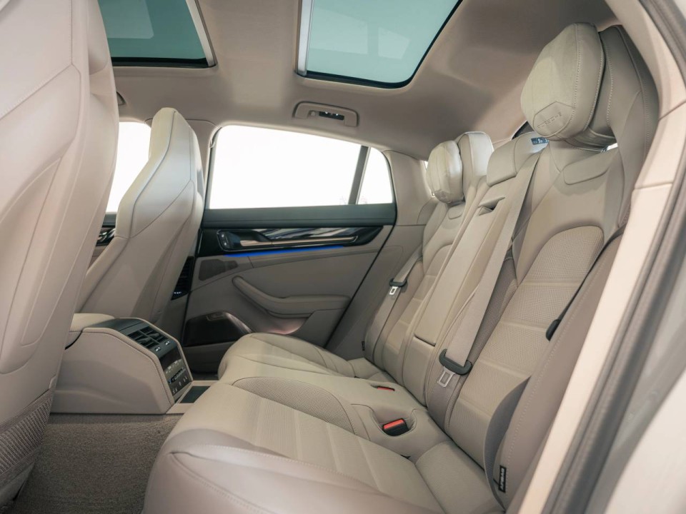 Porsche Panamera 4 E-Hybrid - foto 8