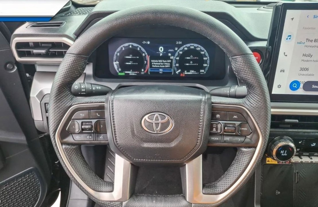 Toyota Tacoma - foto 13