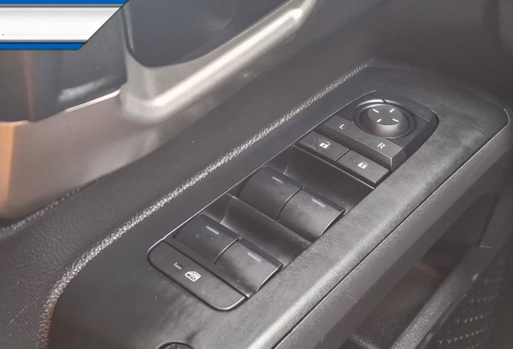 Toyota Tacoma - foto 15