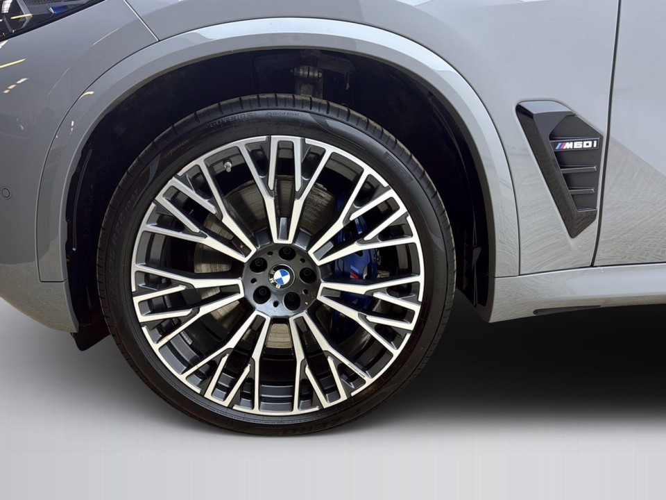 BMW X5 M60i xDrive - foto 16