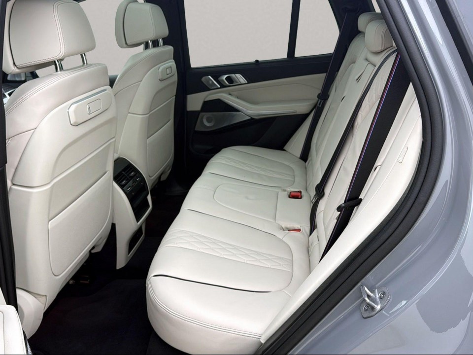 BMW X5 M60i xDrive - foto 12