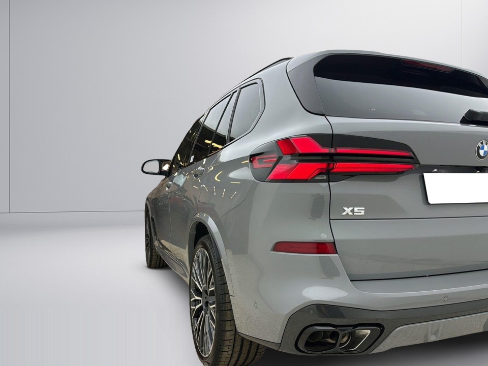 BMW X5 M60i xDrive (3)