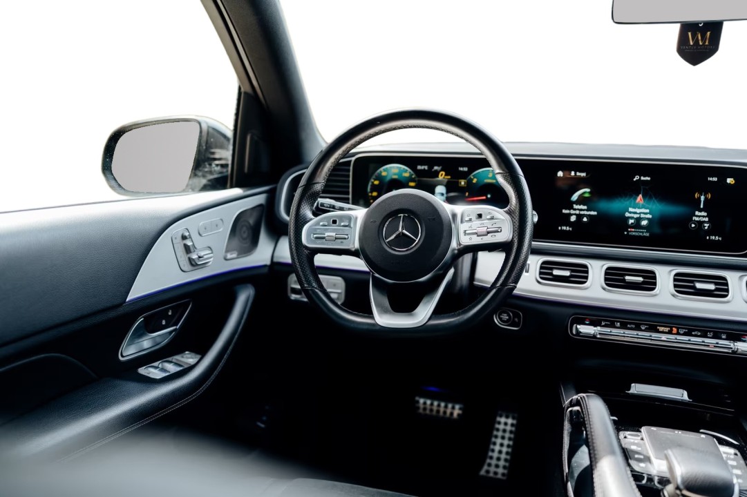 Mercedes-Benz GLE 400d 4MATIC AMG Line - foto 9