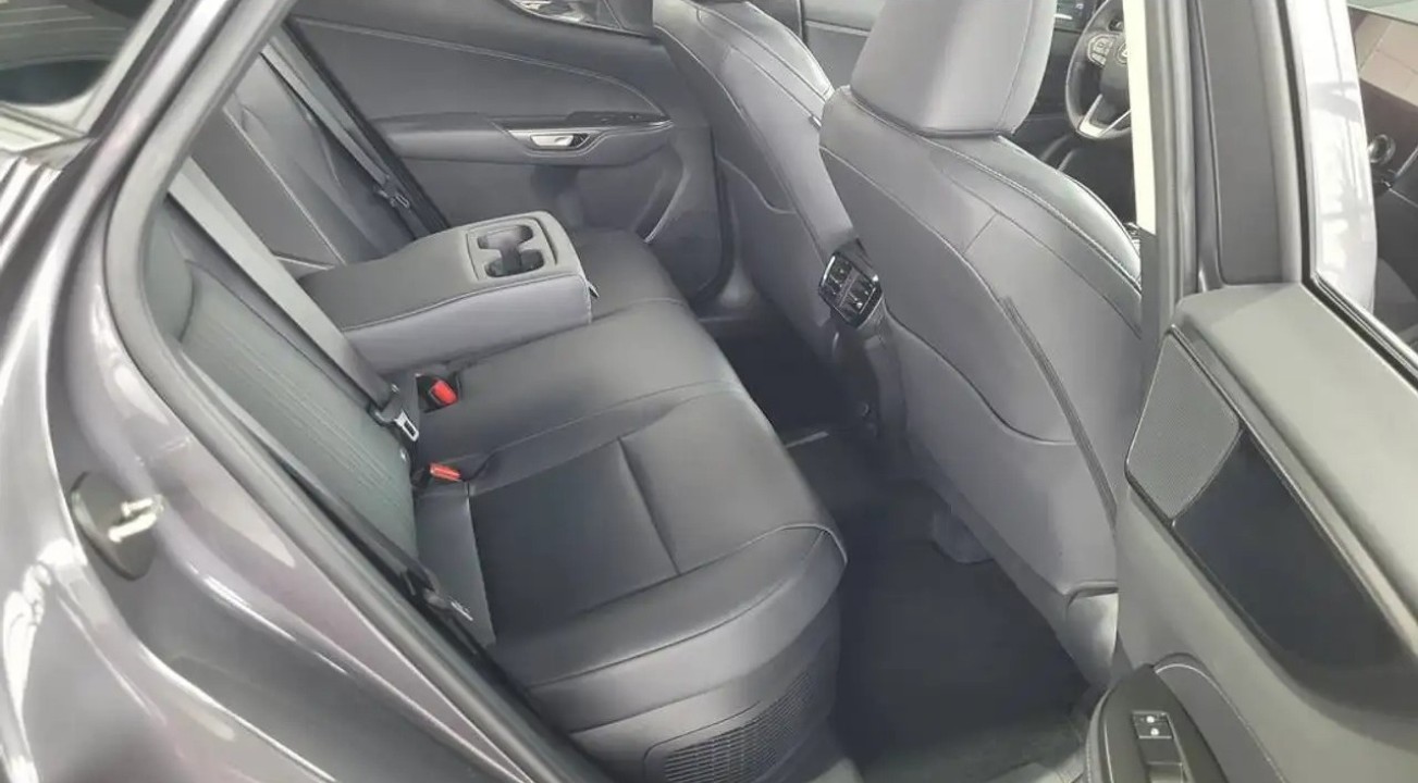 Lexus Seria NX 450h+ - foto 19
