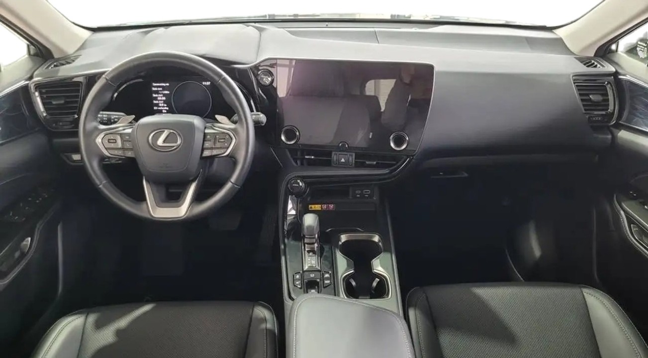 Lexus Seria NX 450h+ - foto 6