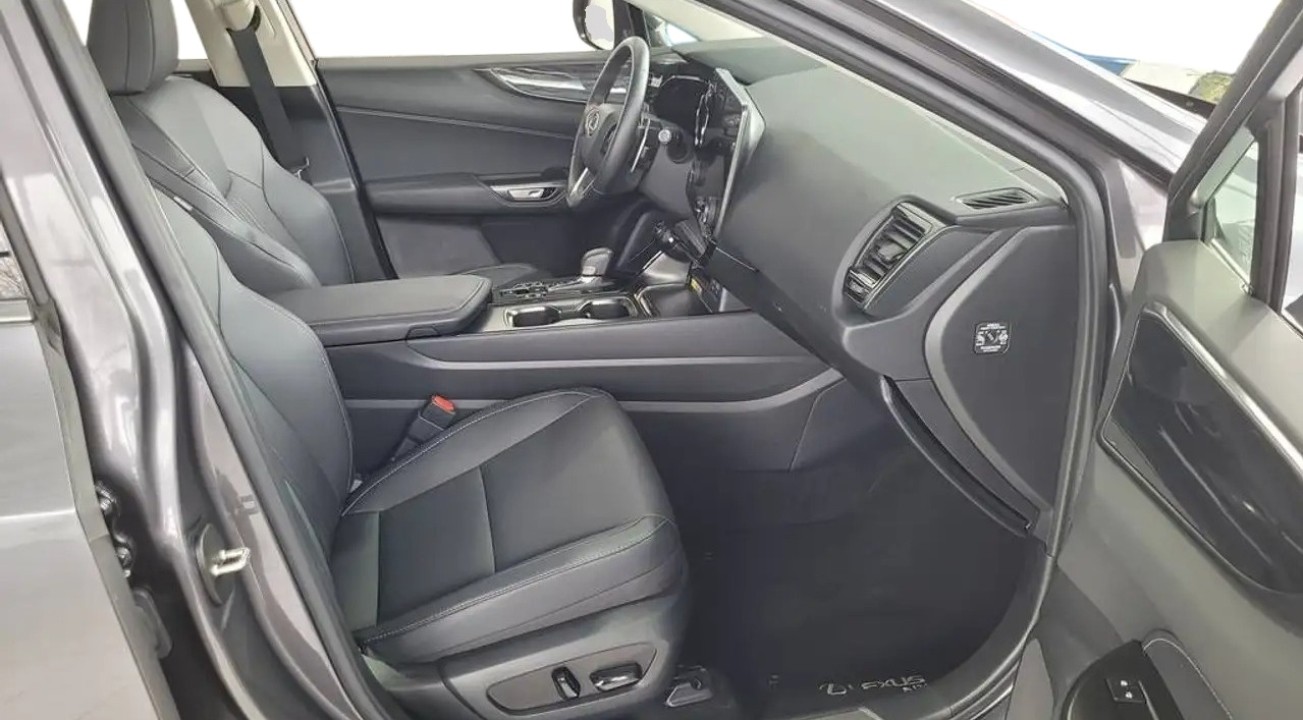 Lexus Seria NX 450h+ - foto 10