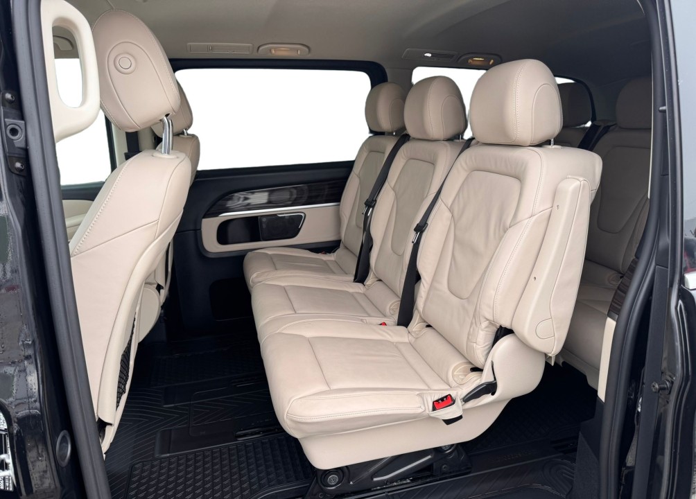 Mercedes-Benz V 300d - foto 12