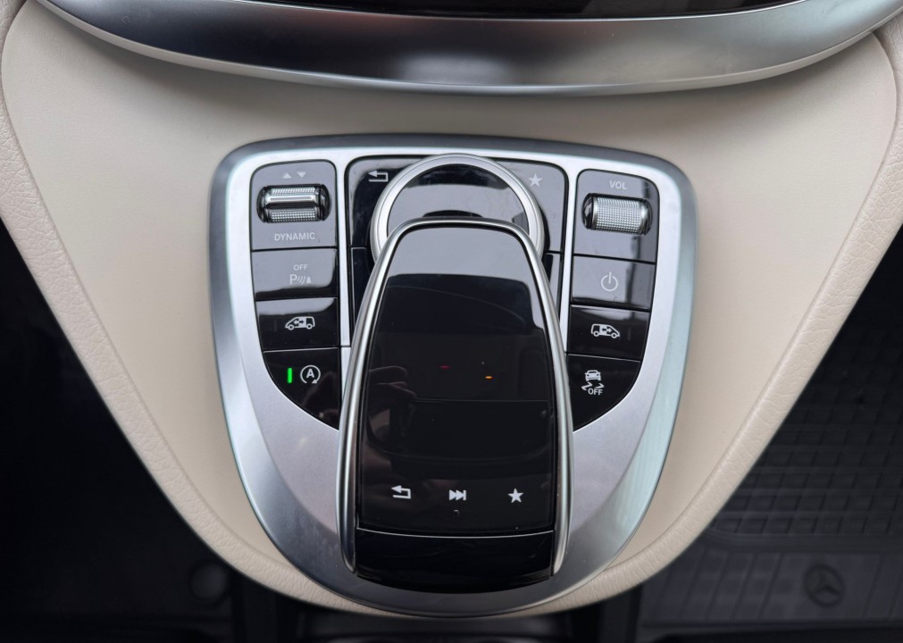 Mercedes-Benz V 300d - foto 18