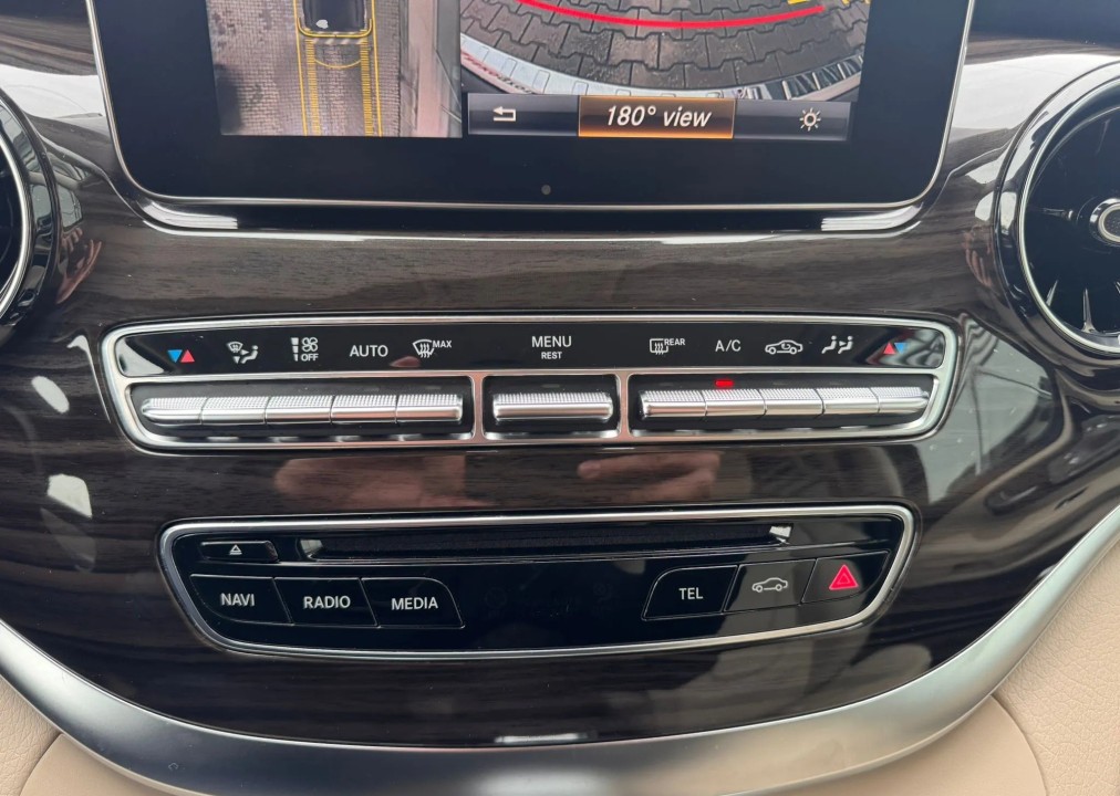 Mercedes-Benz V 300d - foto 24