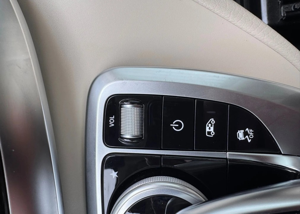Mercedes-Benz V 300d - foto 19