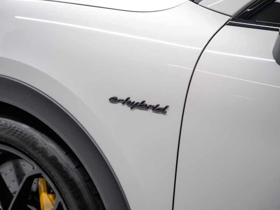 Porsche Cayenne Coupe Turbo E-Hybrid - foto 30